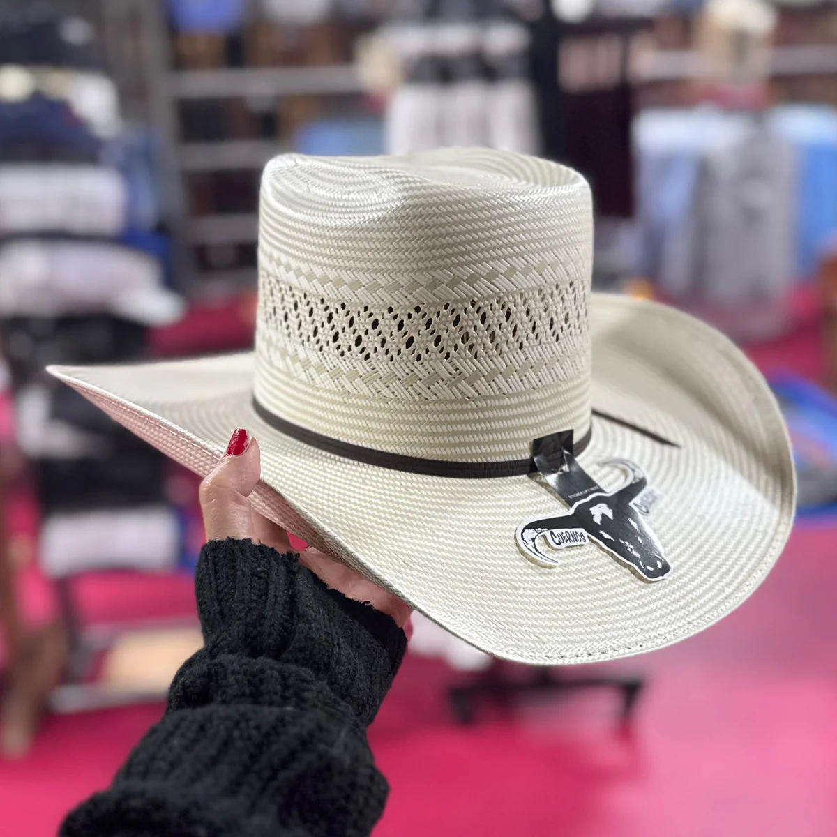 Cuernos Chuecos Two Tone Vented Brick Crown Straw Cowboy Hat - Image 3